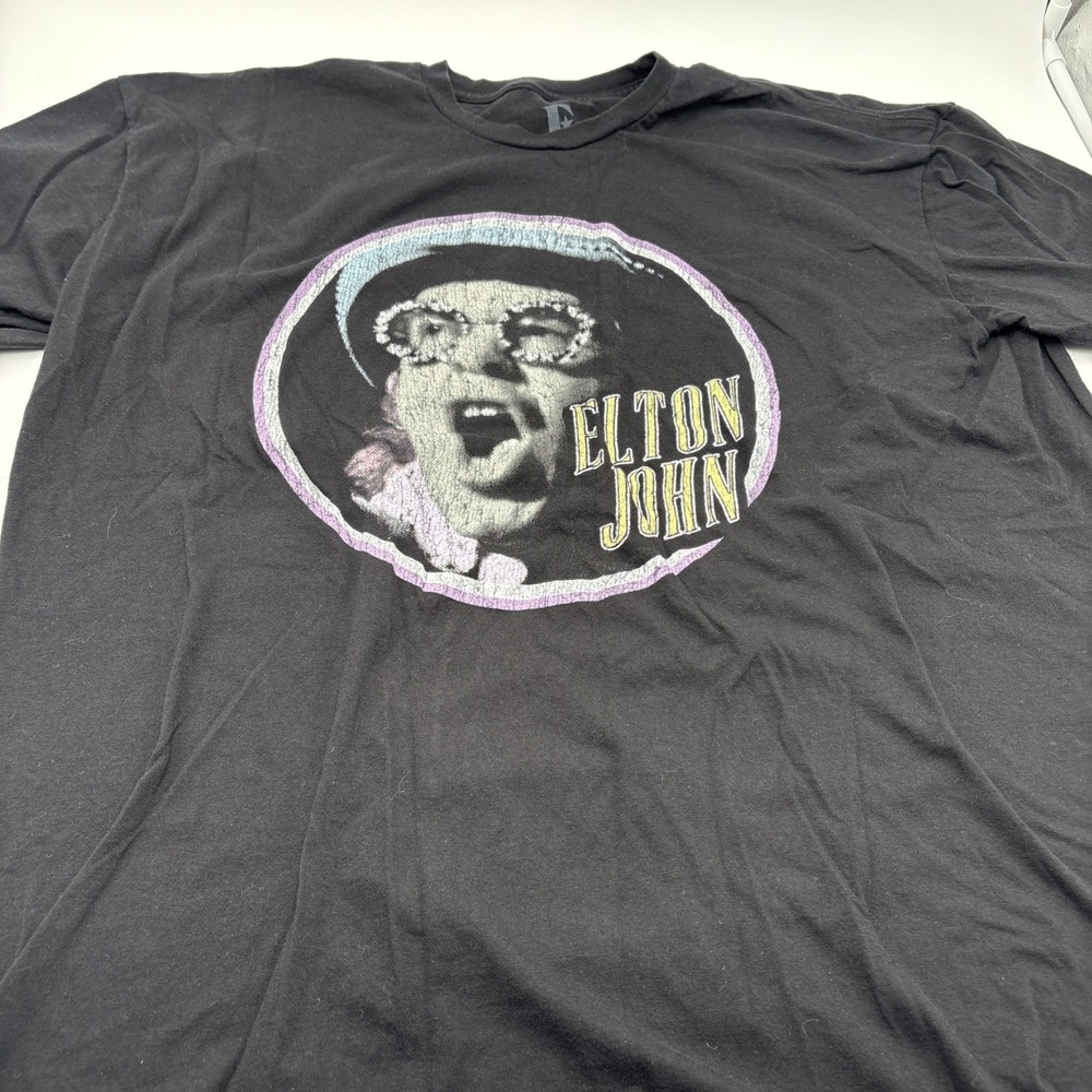 Elton John T-shirt Mens 2XL Print Front Black 100% Cotton 70's Music Short Sleev